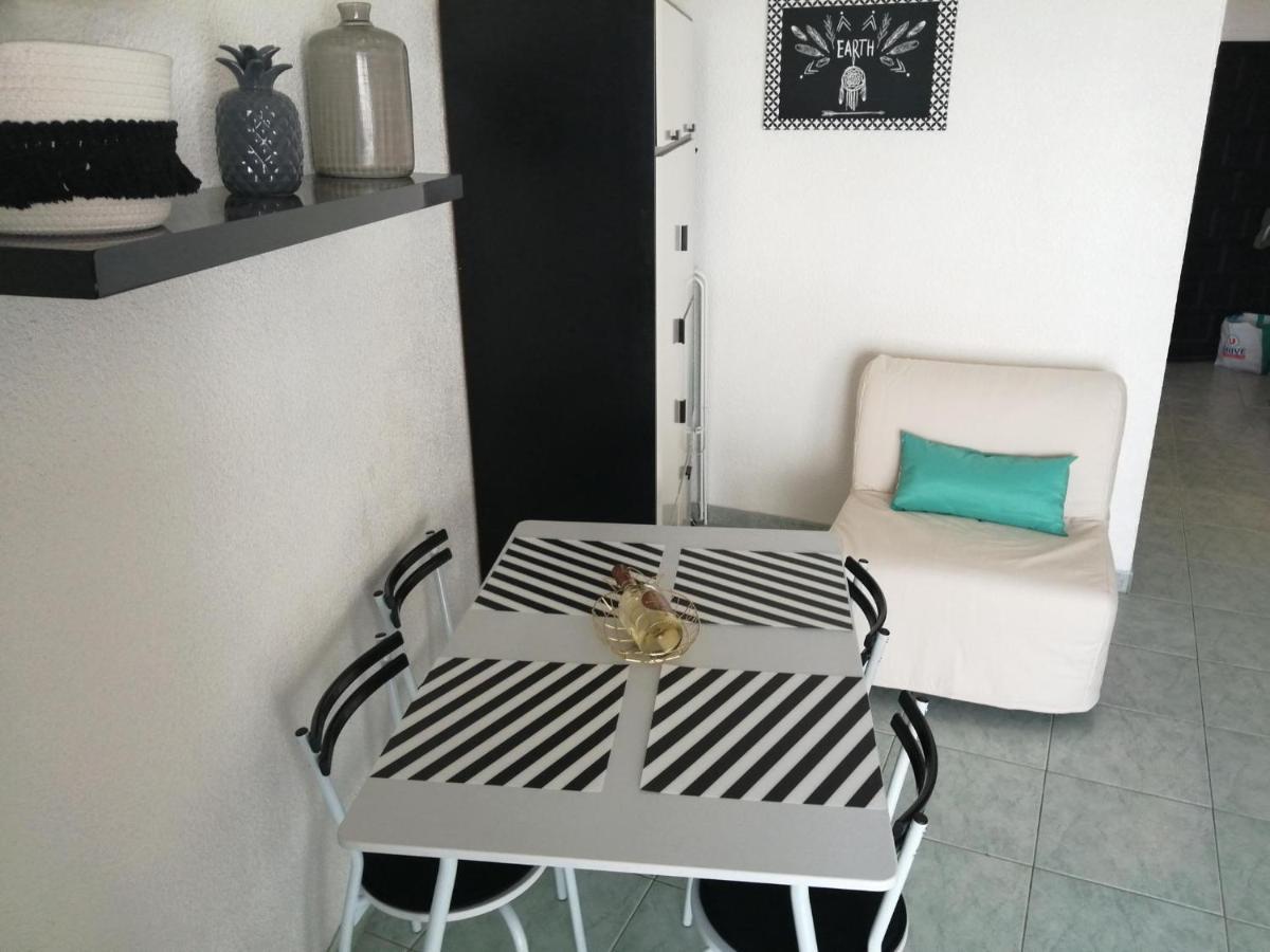 Joli Studio Bord De Mer, Clim, Balcon, Parking Prive Menton Luaran gambar